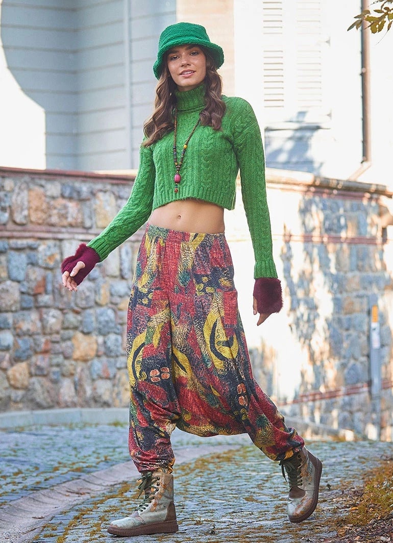 Turtleneck Sweater with Patterned Harem Pants — Trendy Hippie Outfits