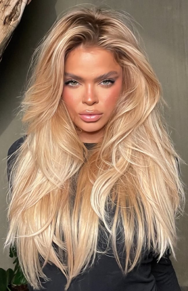 Long Dimensional Honey Blonde Balayage Long Dimensional Honey Blonde Balayage — Trendy Honey Blonde Balayage
