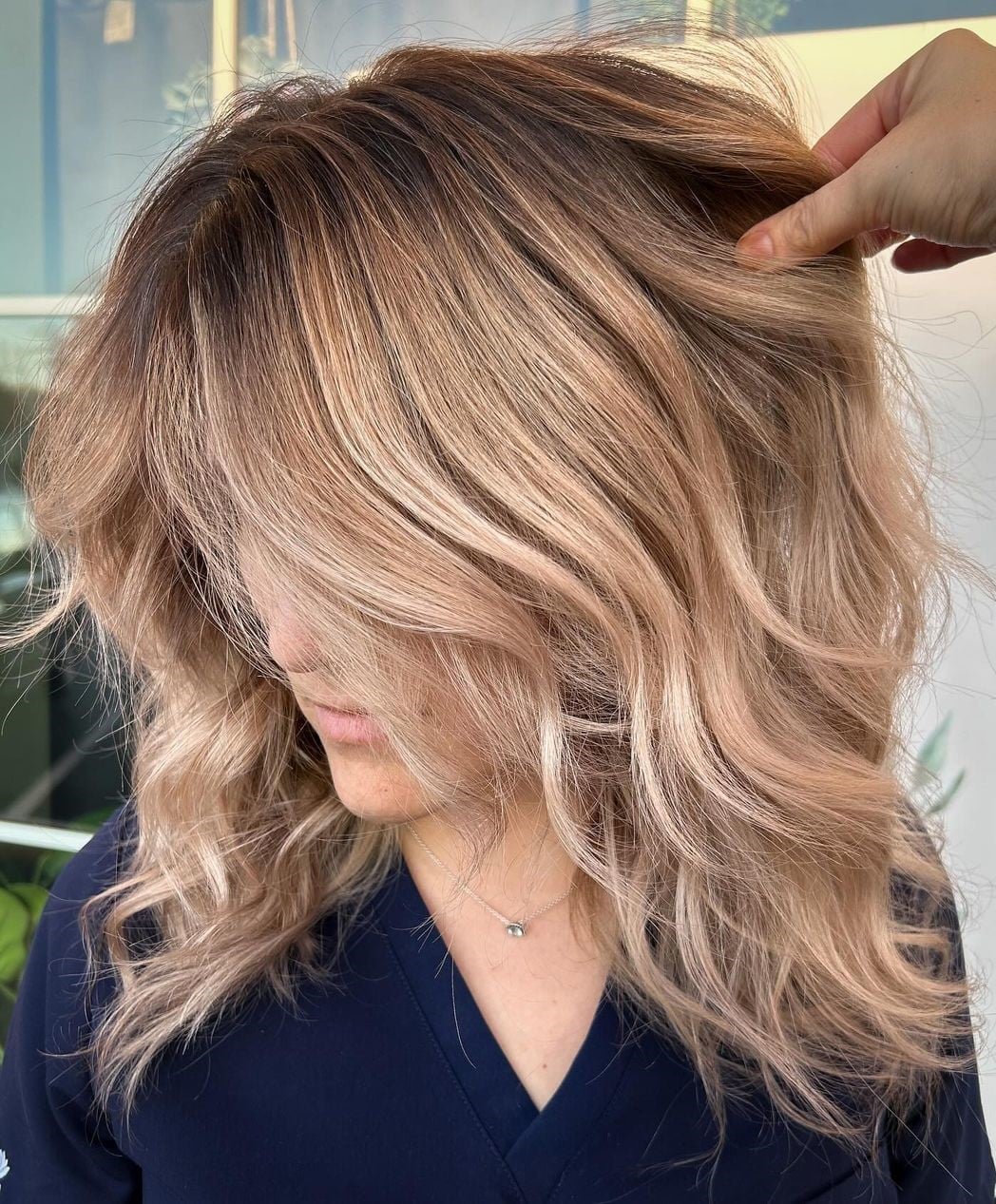 Side View Collarbone Honey Blonde With Dimension Side View Collarbone Honey Blonde With Dimension — Trendy Honey Blonde Balayage