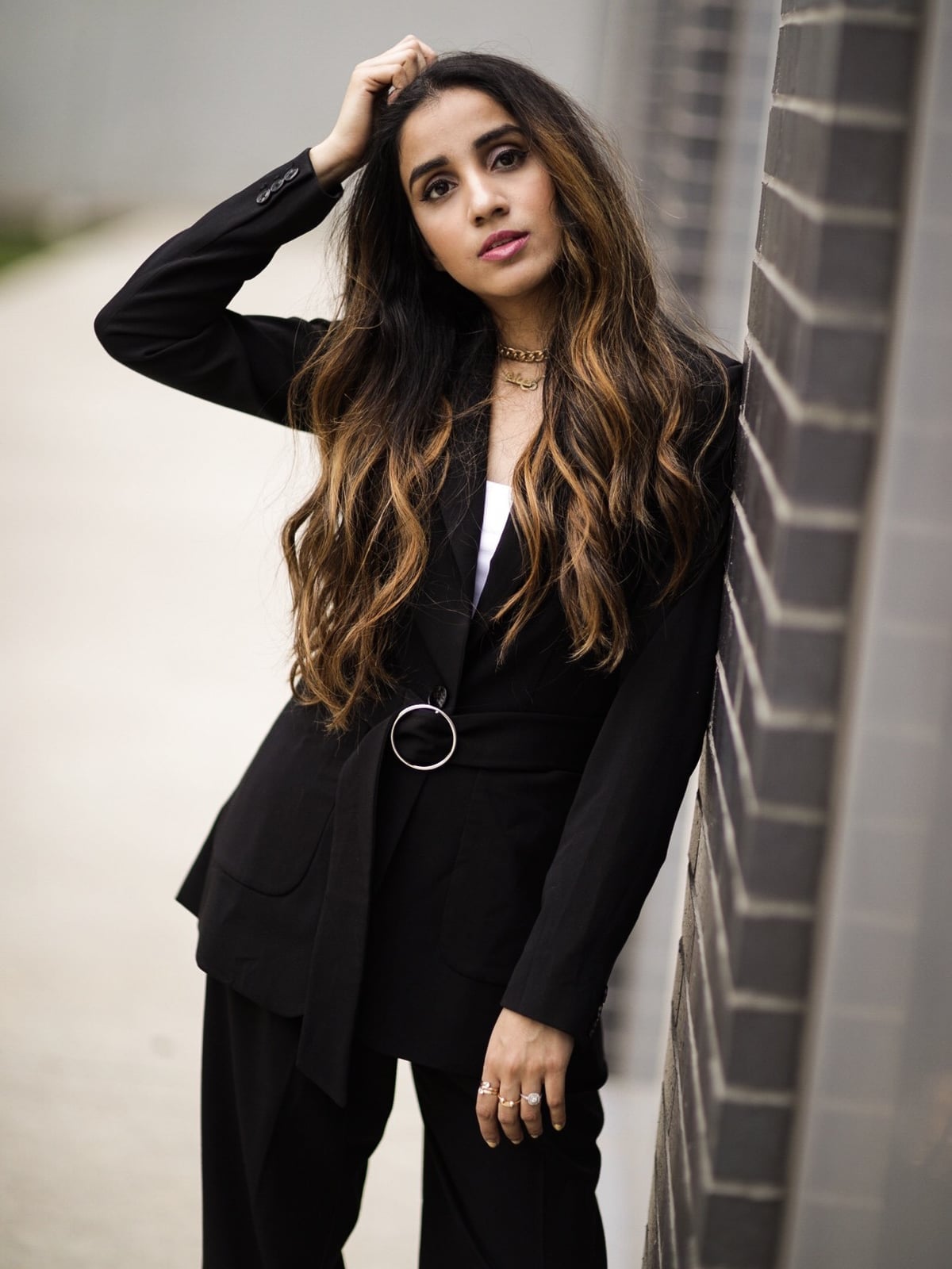 Black Belted Blazer Over White Top Black Belted Blazer Over White Top — Trendy Interview Outfits