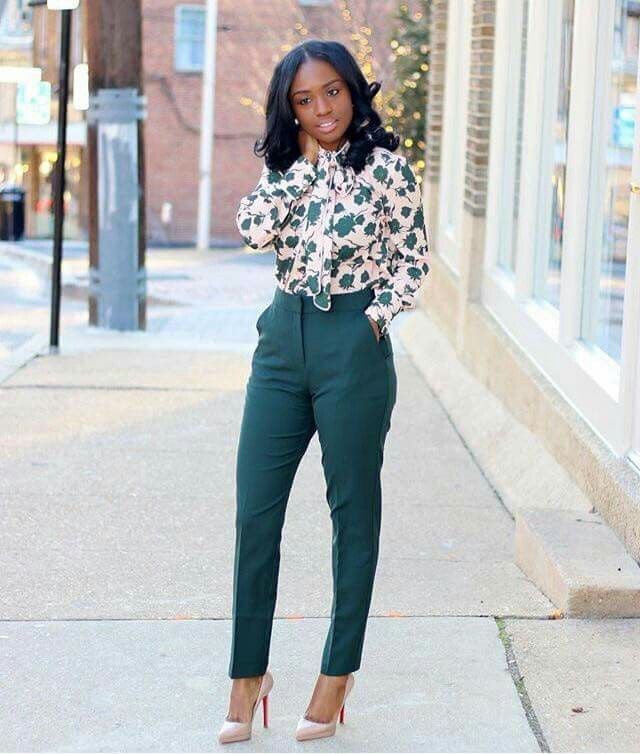 Tailored Trousers with Floral Print Tie-Neck Blouse Tailored Trousers with Floral Print Tie-Neck Blouse — Trendy Interview Outfits