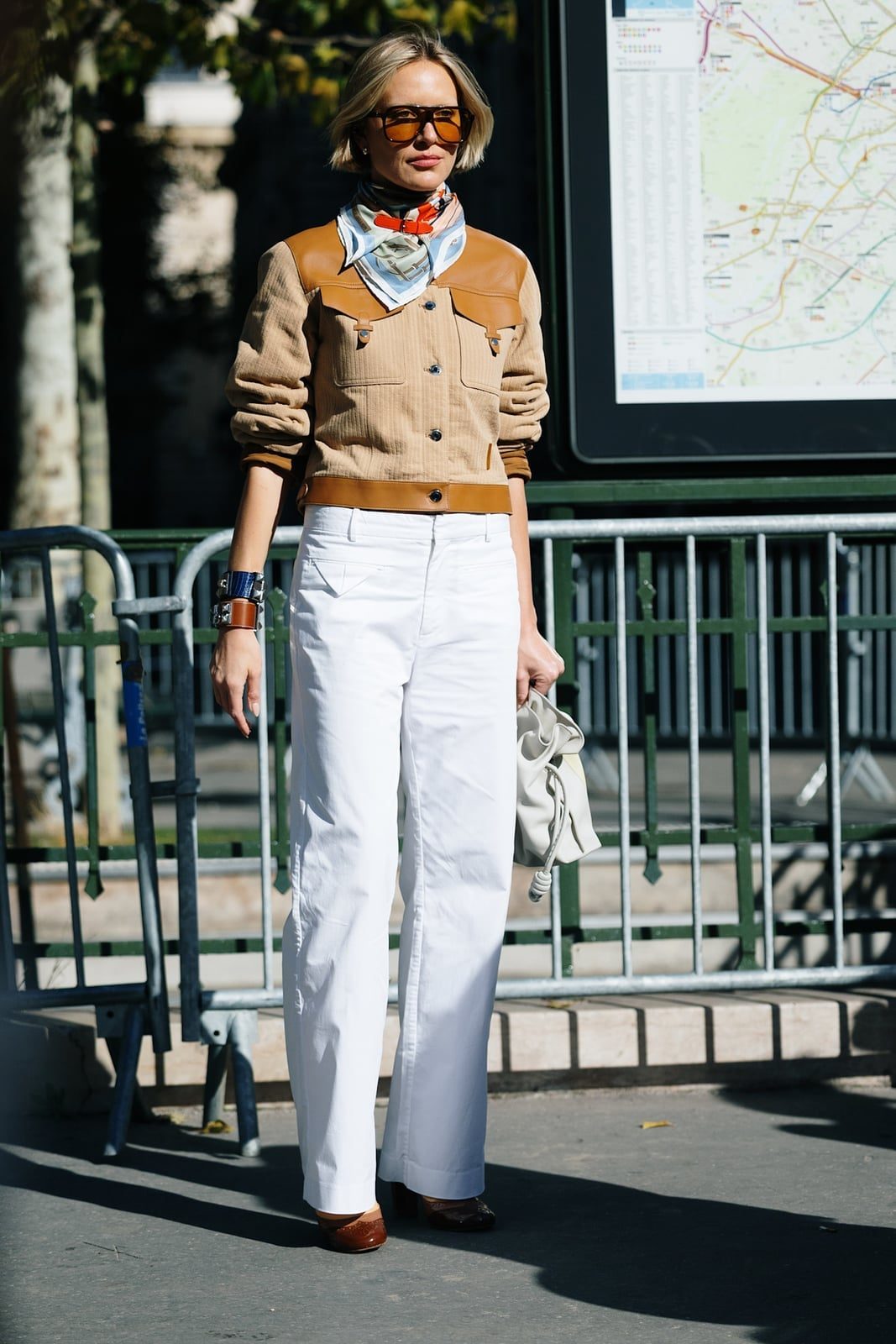 Tan Wide-Leg Trousers With Two-Tone Jacket — Trendy Italy Outfits