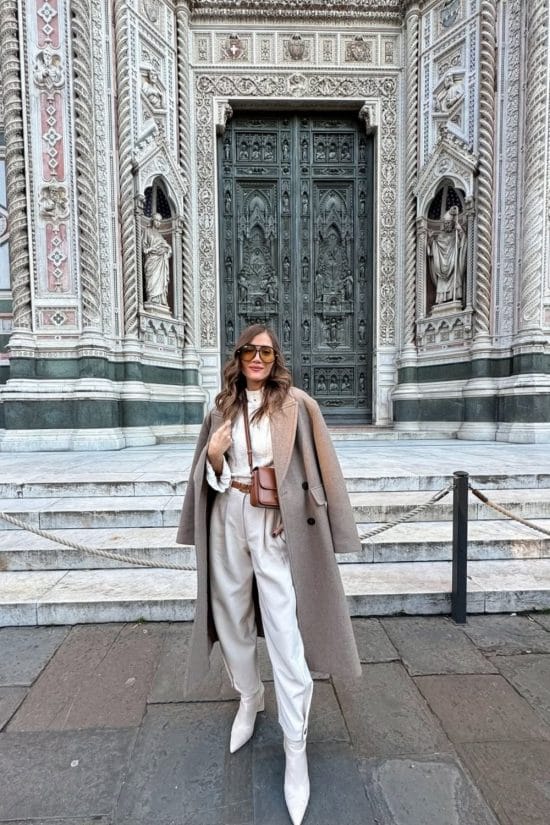 Cream Linen Trousers With Draped Coat — Trendy Italy Outfits