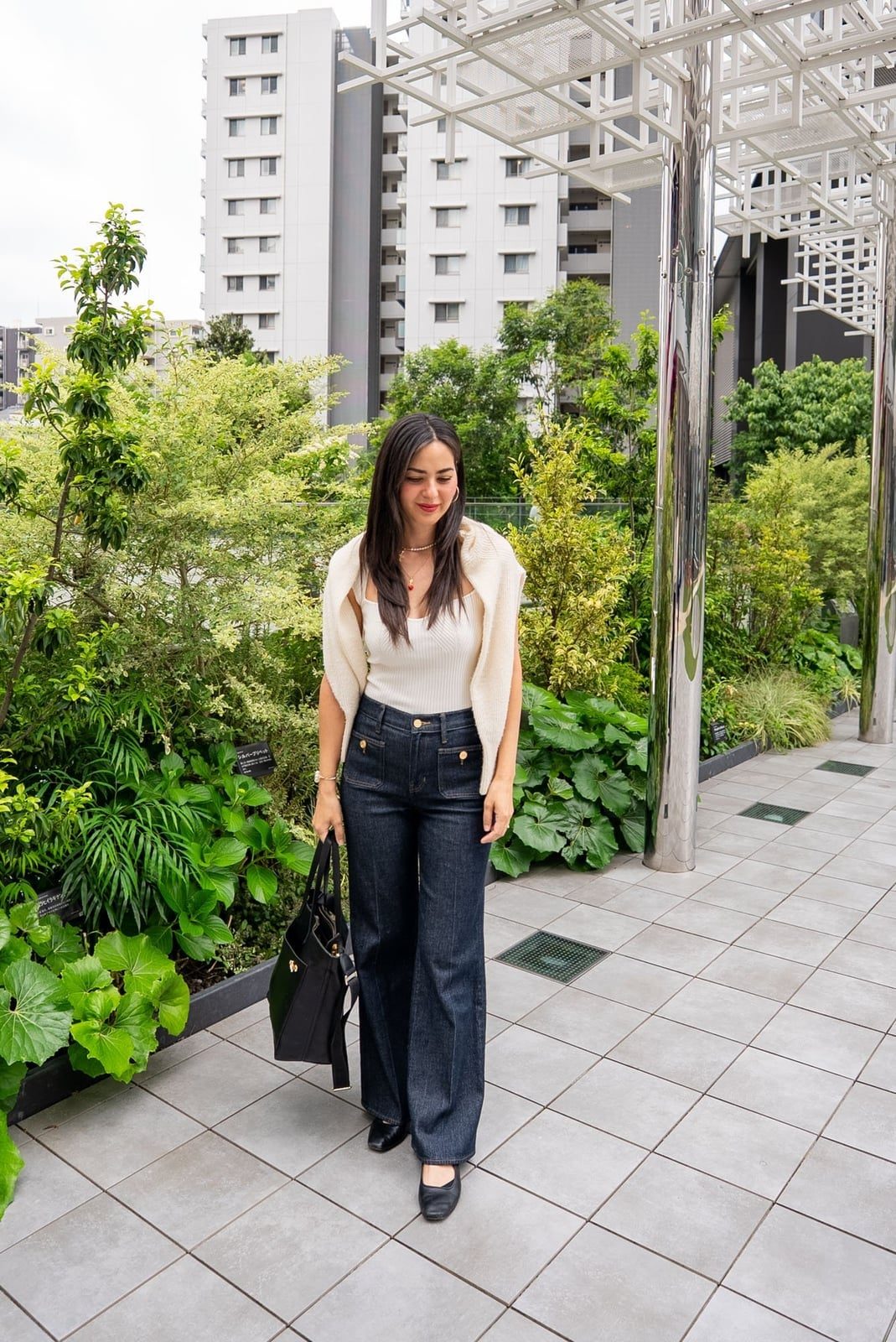 Knit Vest With Wide-Leg Jeans — Trendy Japanese Outfits