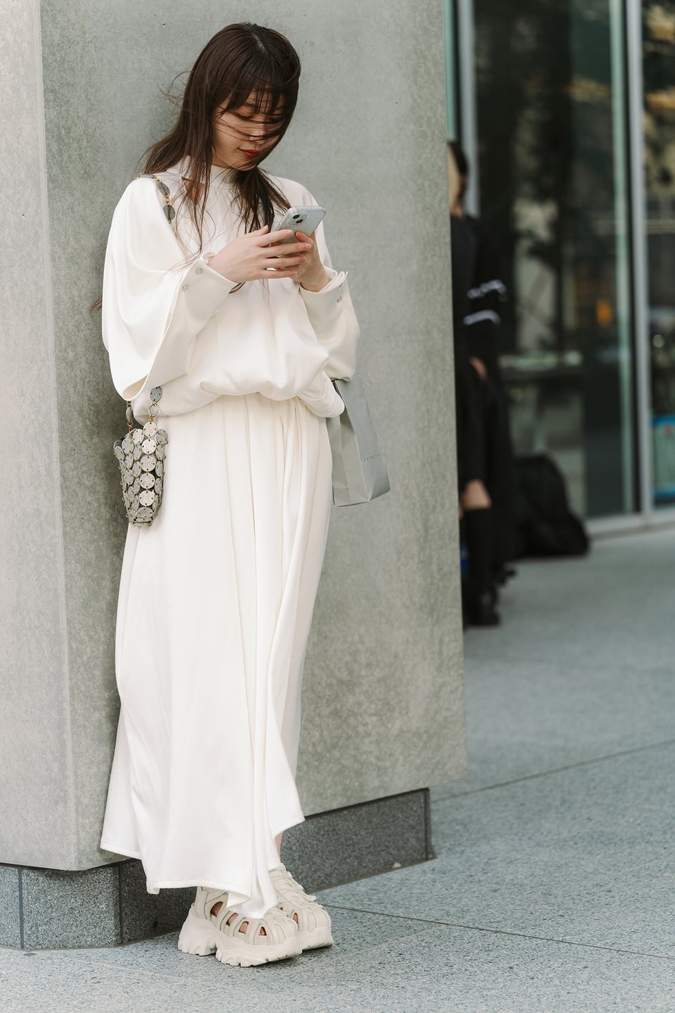 Flowing Maxi Dress With Metallic Bag — Trendy Japanese Outfits