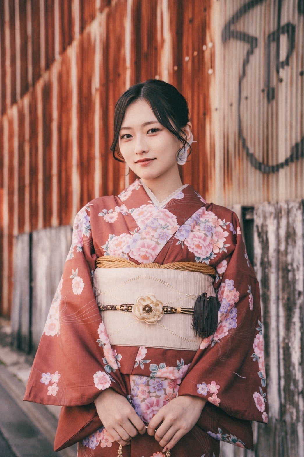 Red Floral Kimono With Gold Obi — Trendy Japanese Outfits