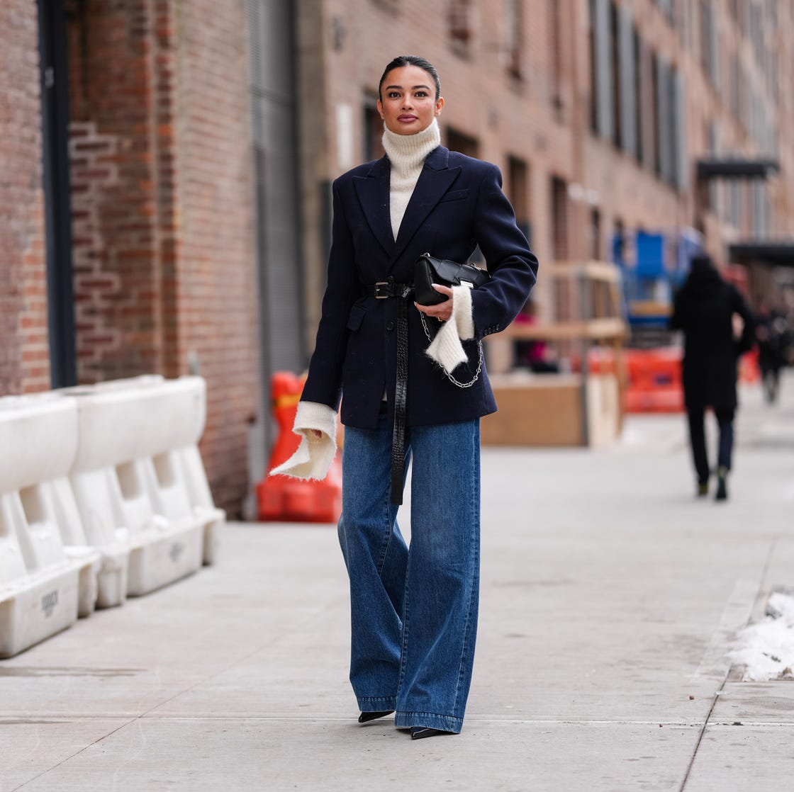 Dark Wash Wide Leg Jeans and Navy Blazer Dark Wash Wide Leg Jeans and Navy Blazer — Trendy Jeans Outfits