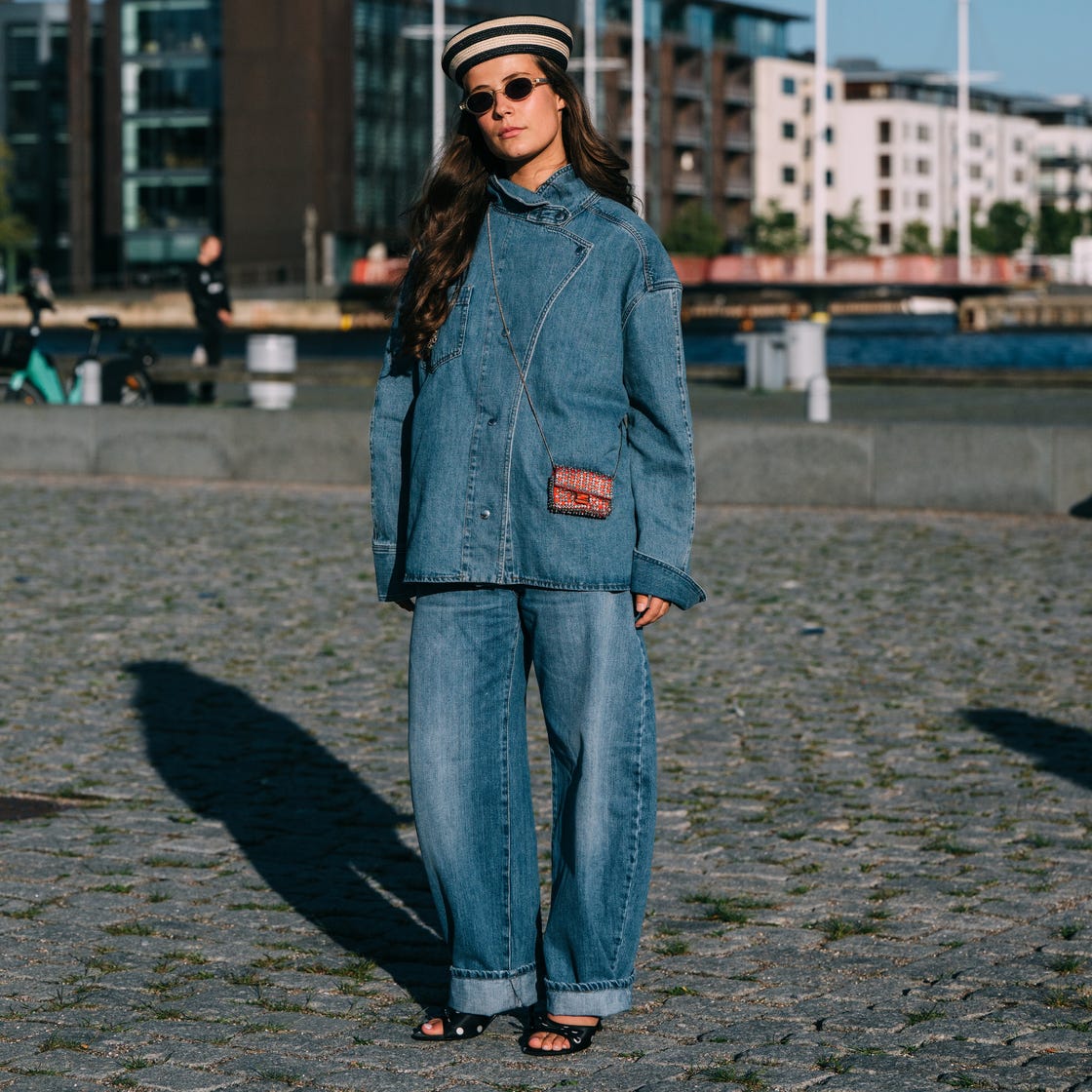 Oversized Barrel Leg Jeans with Oversized Denim Jacket Oversized Barrel Leg Jeans with Oversized Denim Jacket — Trendy Jeans Outfits