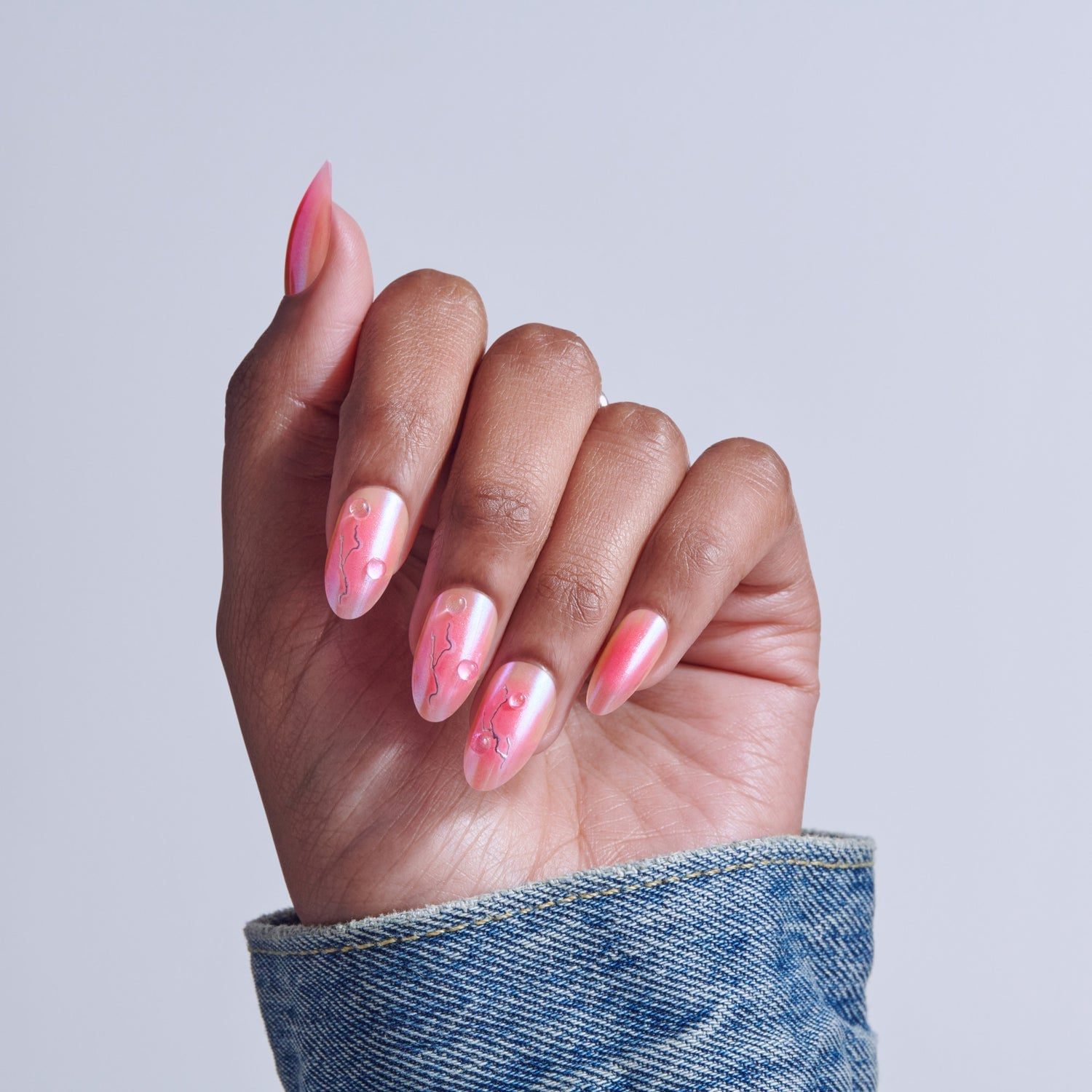 Iridescent Pink Jelly Almond Nails with Water Drops Iridescent Pink Jelly Almond Nails with Water Drops — Trendy Jelly Nails