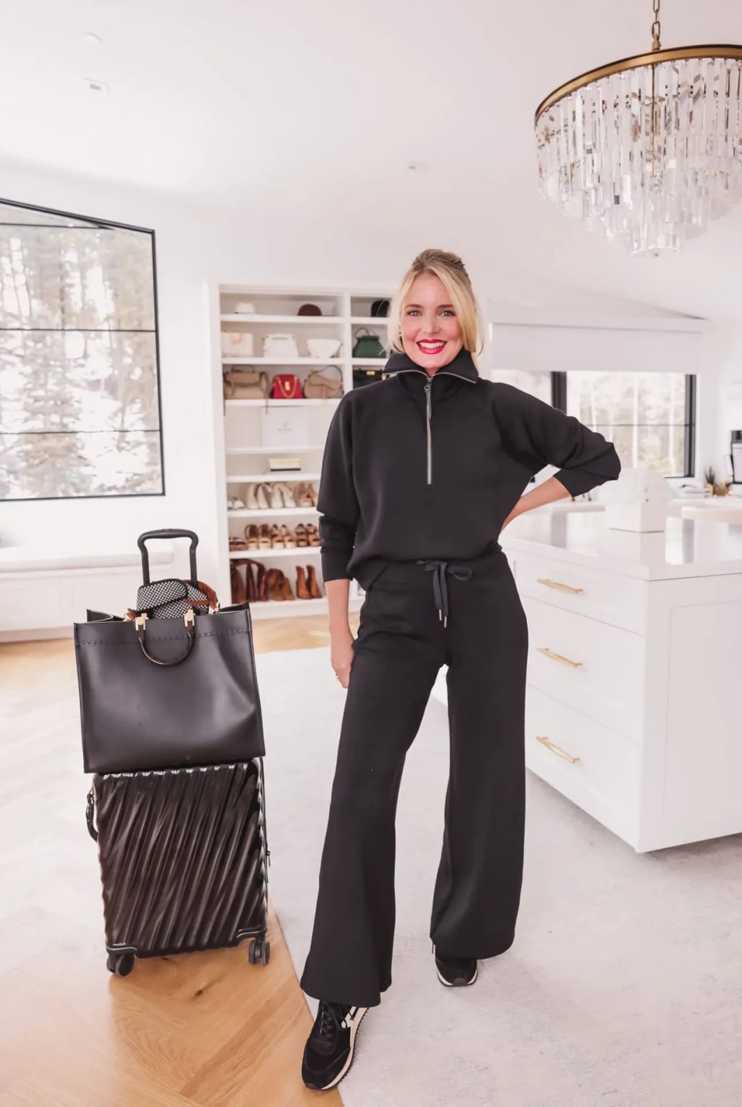 Black Quarter-Zip Set for Travel Black Quarter-Zip Set for Travel — Trendy Jogging Outfits