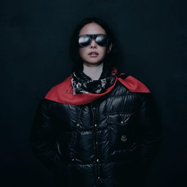 Black Oversized Puffer Jacket with Turtleneck Black Oversized Puffer Jacket with Turtleneck — Trendy K-pop Outfits