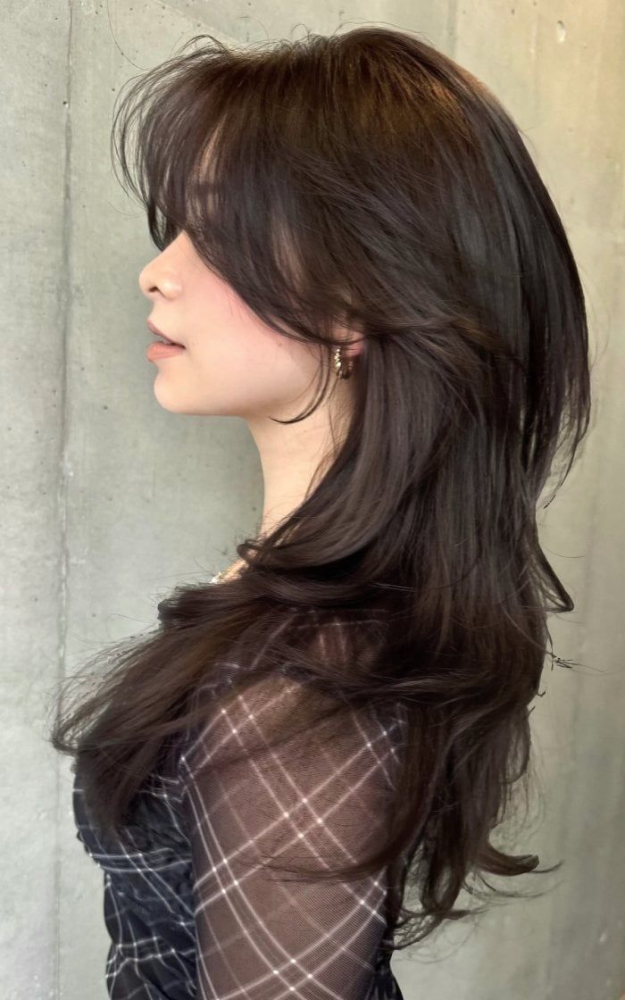 Collarbone Layers And Curtain Bangs, Wavy — Trendy Korean Hairstyles