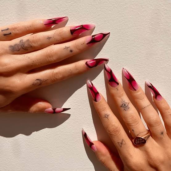 Lava Lamp Abstract Wavy Lines Long Stiletto Nails Lava Lamp Abstract Wavy Lines Long Stiletto Nails — Trendy Long Nails