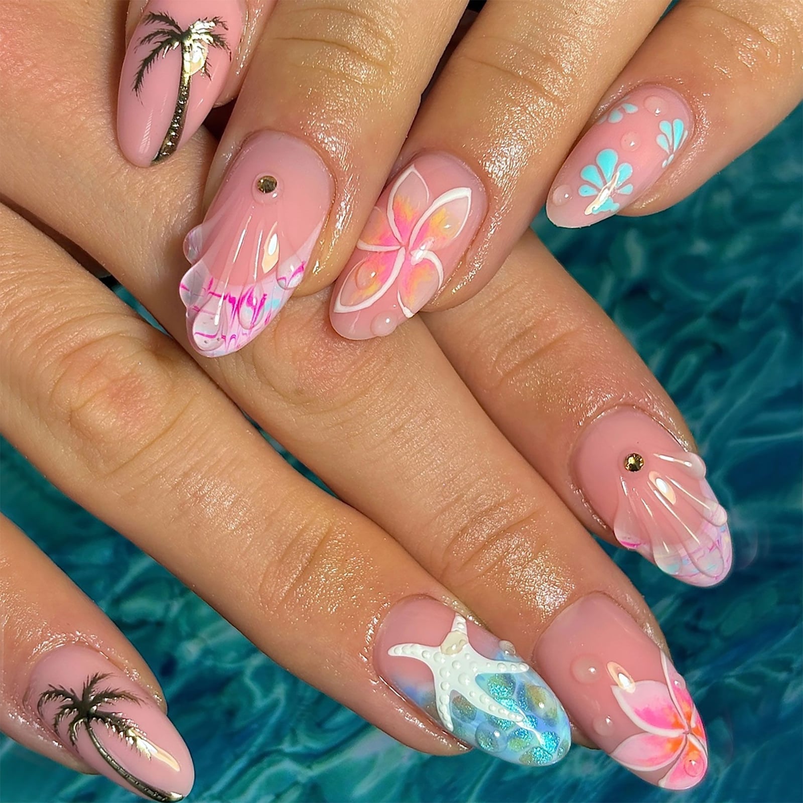 Summer Theme 3D Palm Tree Long Almond Nails Summer Theme 3D Palm Tree Long Almond Nails — Trendy Long Nails