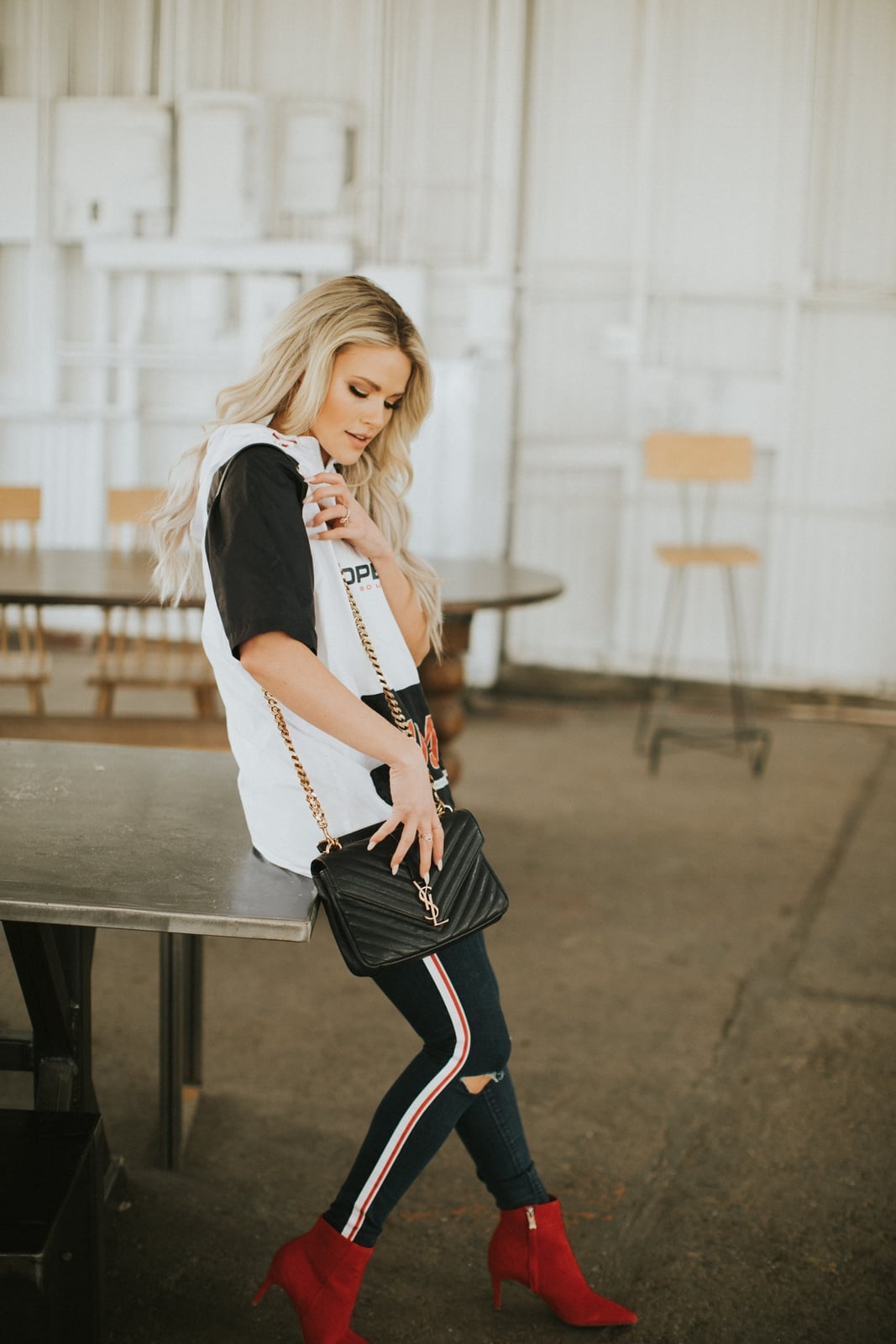 Layered Tops with Striped Skinny Jeans Layered Tops with Striped Skinny Jeans — Trendy Los Angeles Outfits