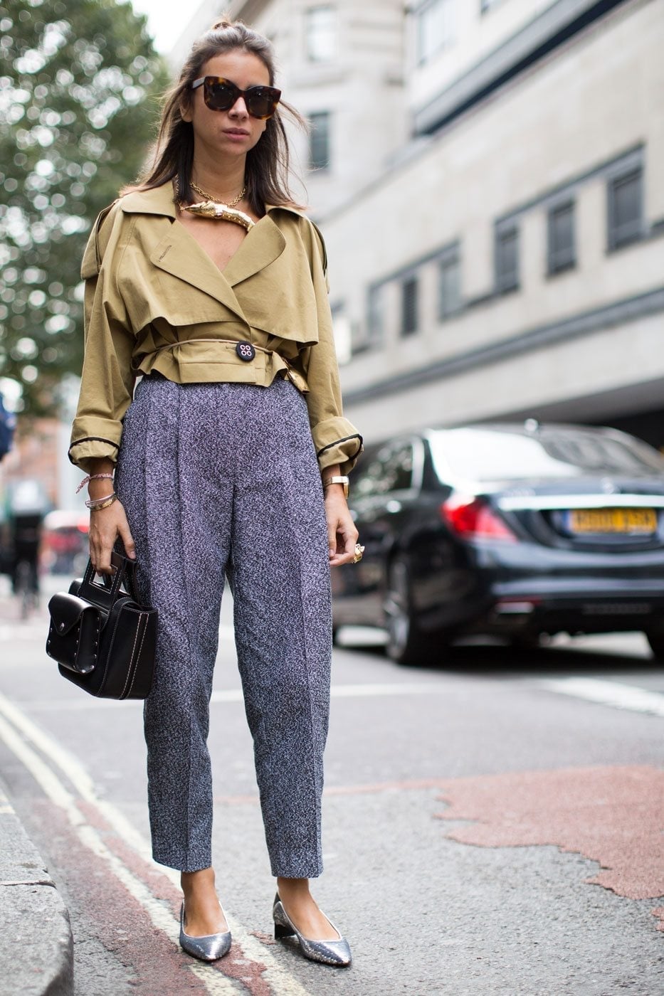 Dark Brown Coat with Blue Jeans and Pearl Necklace Dark Brown Coat with Blue Jeans and Pearl Necklace — Trendy Luxury Outfits