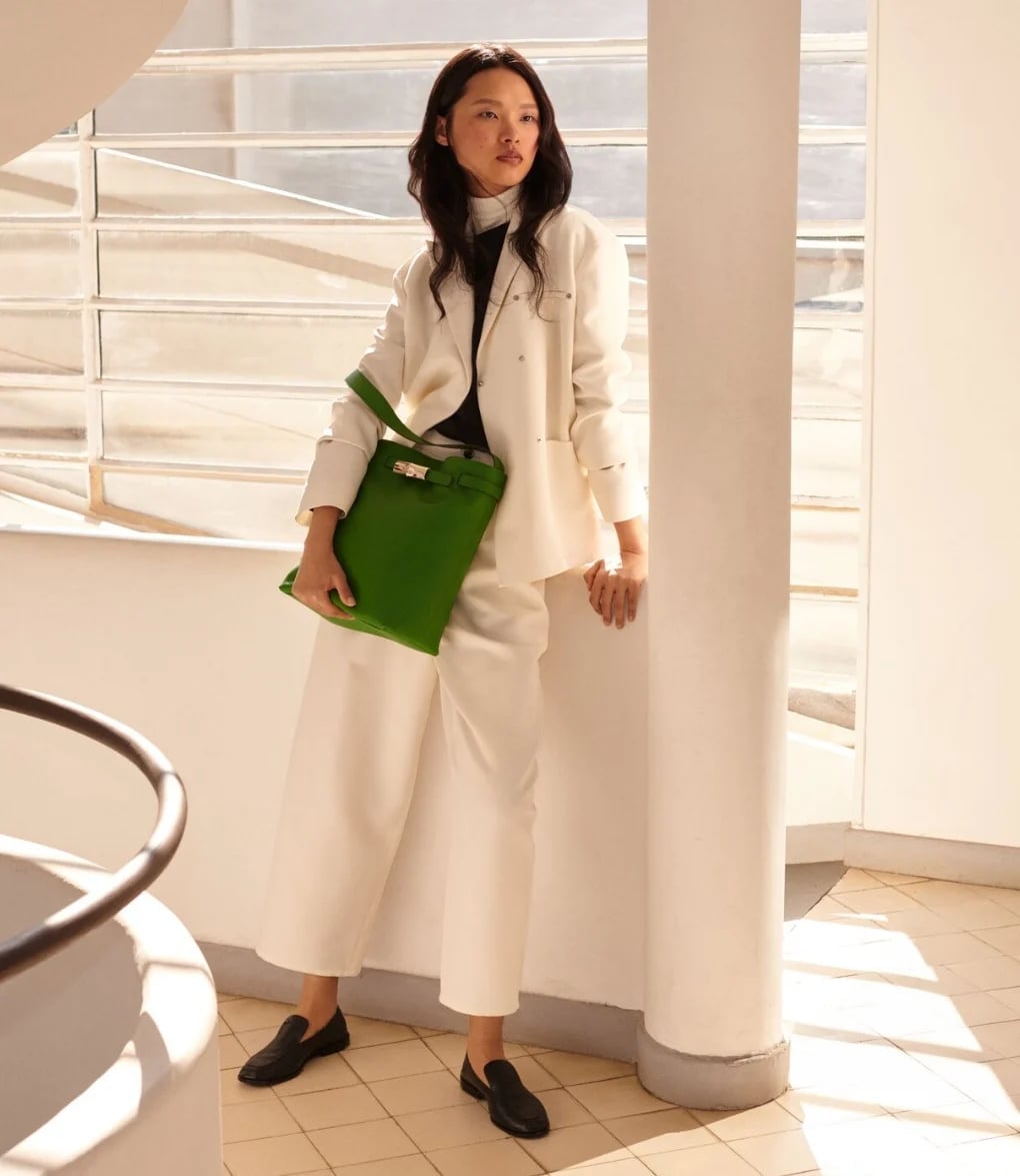 Cream Blazer and Wide-Leg Trousers with Green Tote Cream Blazer and Wide-Leg Trousers with Green Tote — Trendy Luxury Outfits
