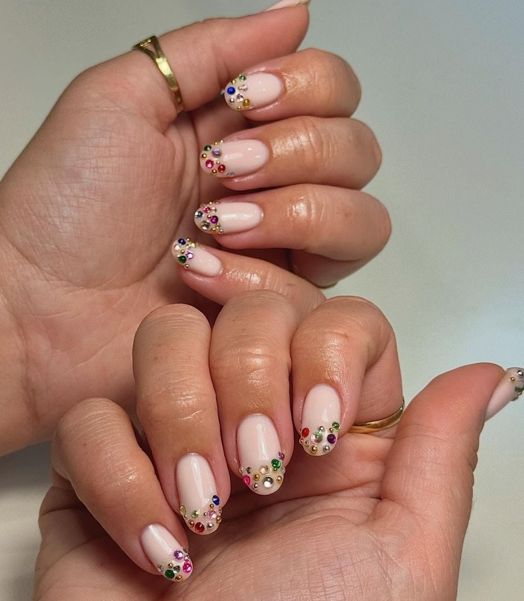 Short Oval Opaque Pink Rhinestone Cluster Nails Short Oval Opaque Pink Rhinestone Cluster Nails — Trendy Manicure Nails