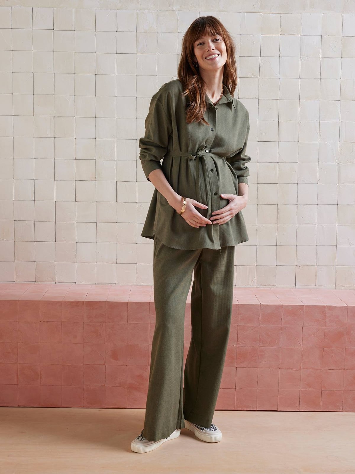 Olive Green Matching Set With Sneakers and Oversized Button-Down Shirt — Trendy Maternity Outfits