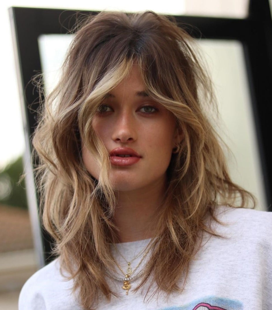 Collarbone Shag With Face-Framing Layers — Trendy Messy Hair