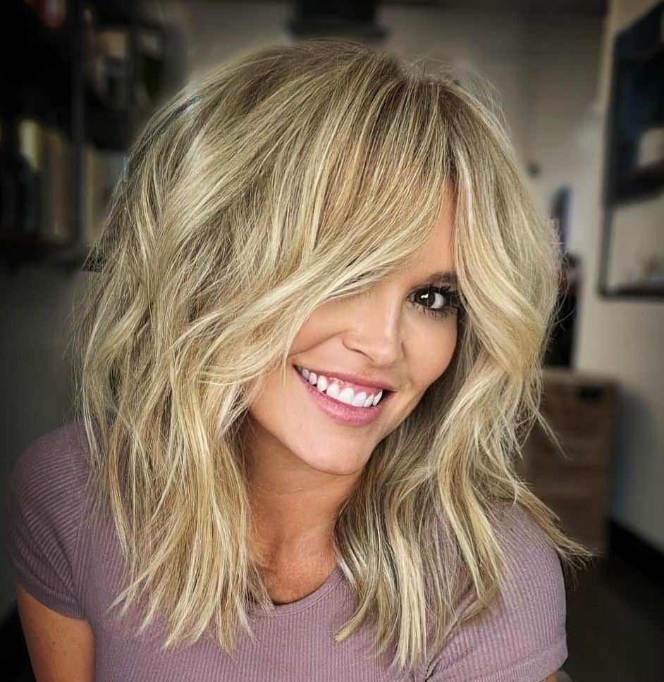 Layered Bob With Airy Waves — Trendy Messy Hair