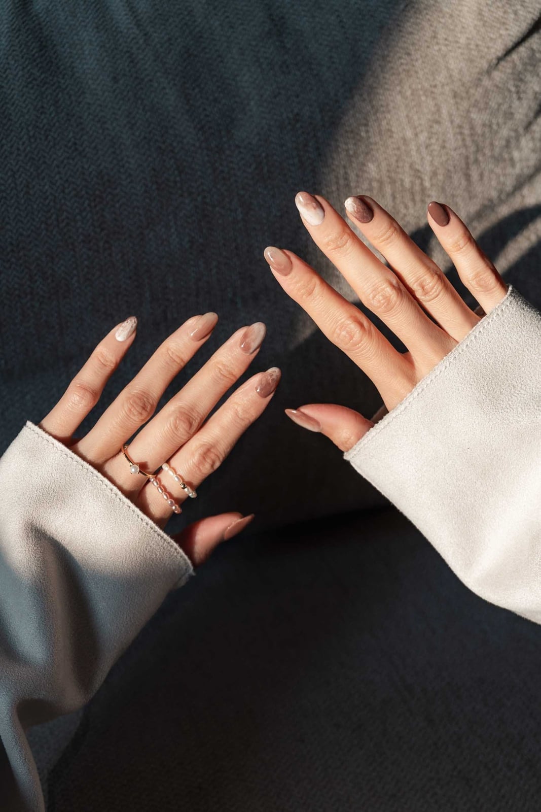 Glossy Nude to Brown Ombre with Swirls Glossy Nude to Brown Ombre with Swirls — Trendy Mocha Nails