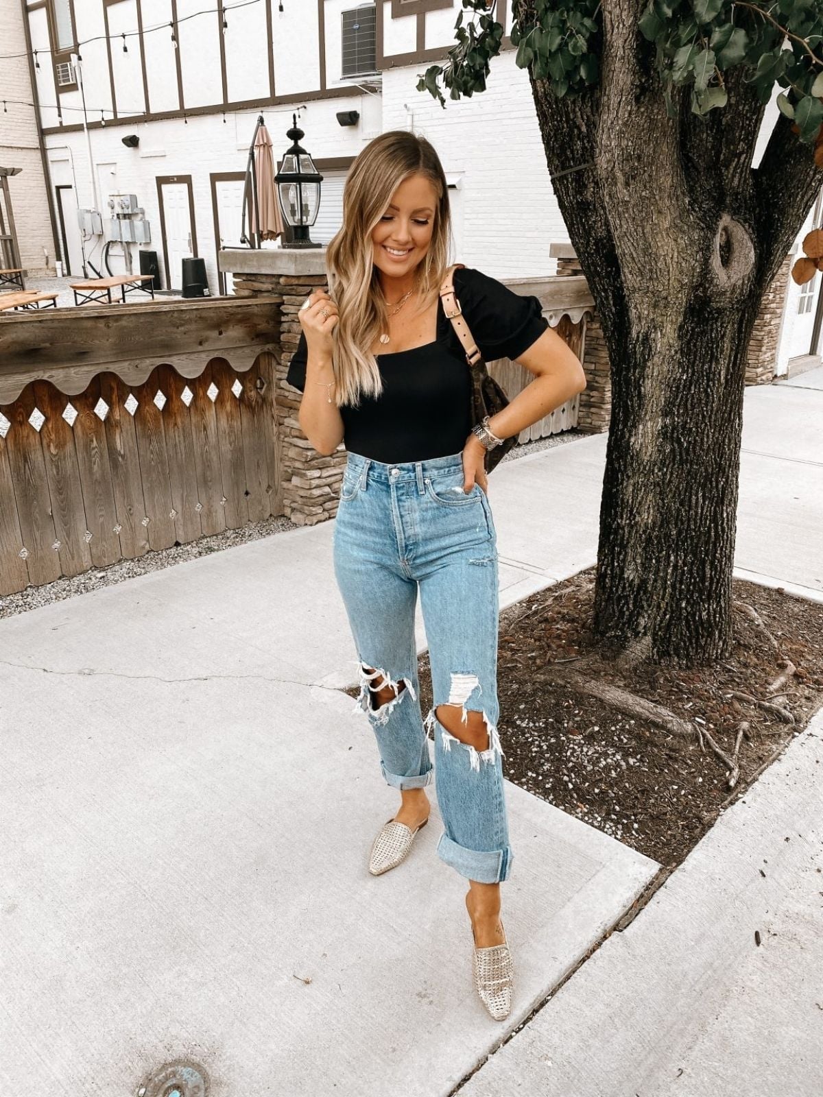 Relaxed Fit Mom Jeans with Puff Sleeve Top and Pointed Flat Mules — Trendy Mom Jeans Outfits