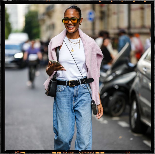 Light Wash Wide Leg Mom Jeans with Pink Cardigan — Trendy Mom Jeans Outfits