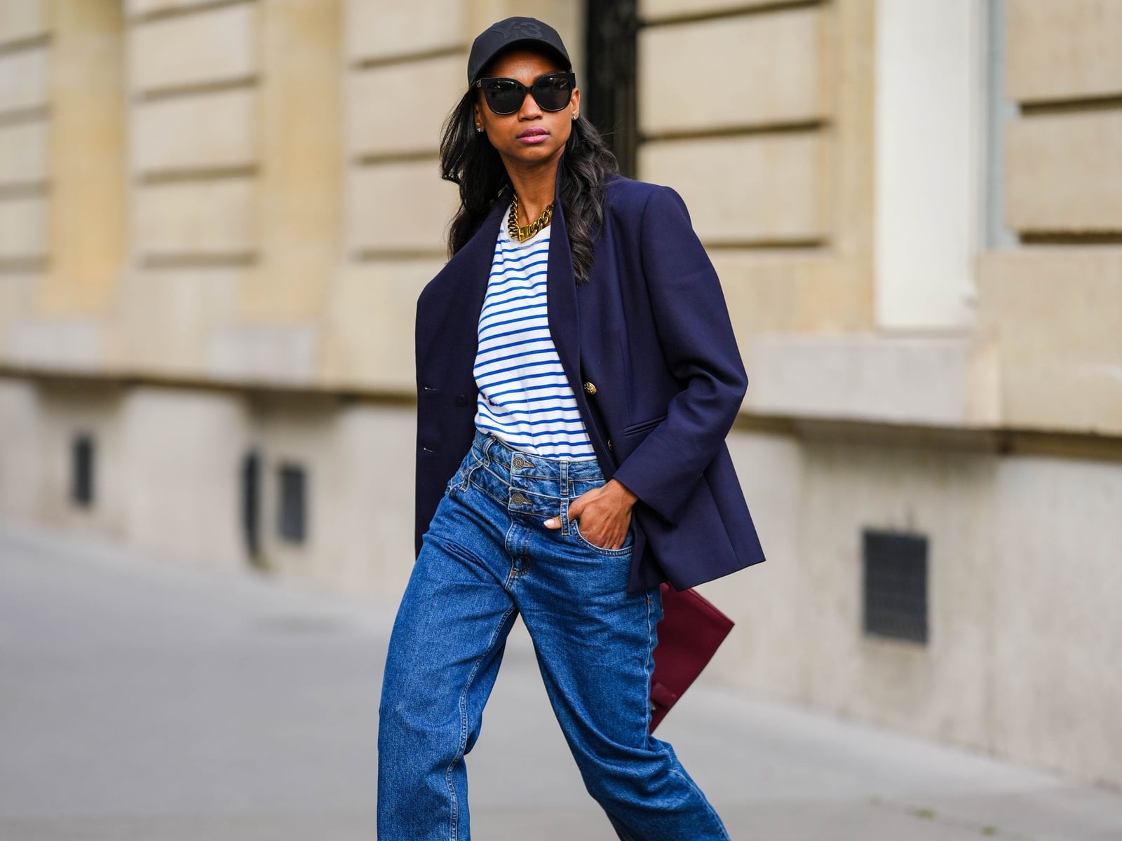 Relaxed Fit Mom Jeans with Denim Jacket — Trendy Mom Jeans Outfits