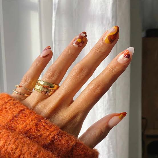 Short Oval Glossy Natural Mushroom Accent Nails — Trendy Mushroom Nails