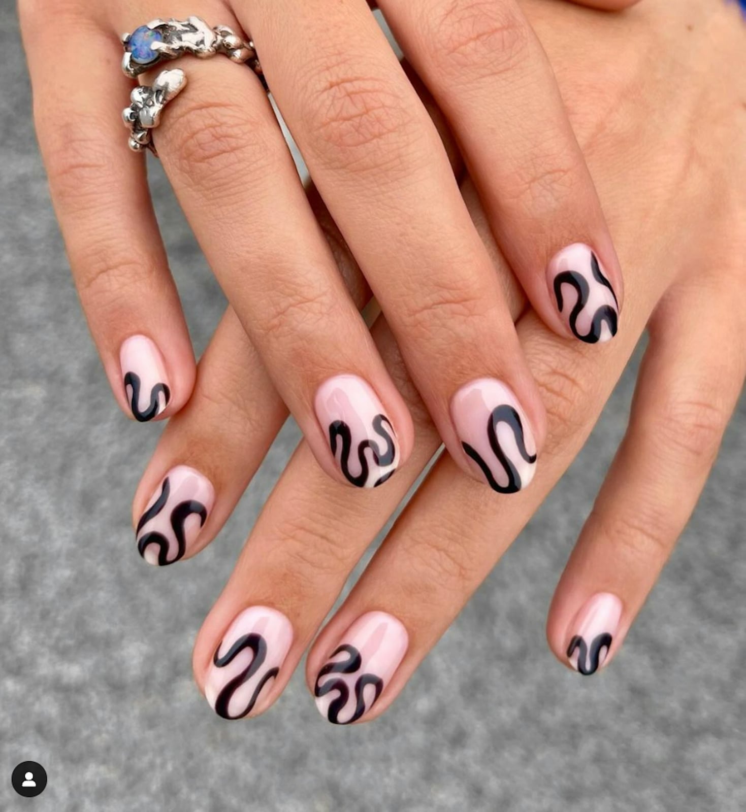 Short Square Nails with Black Wavy Lines — Trendy Nails for Black Dress