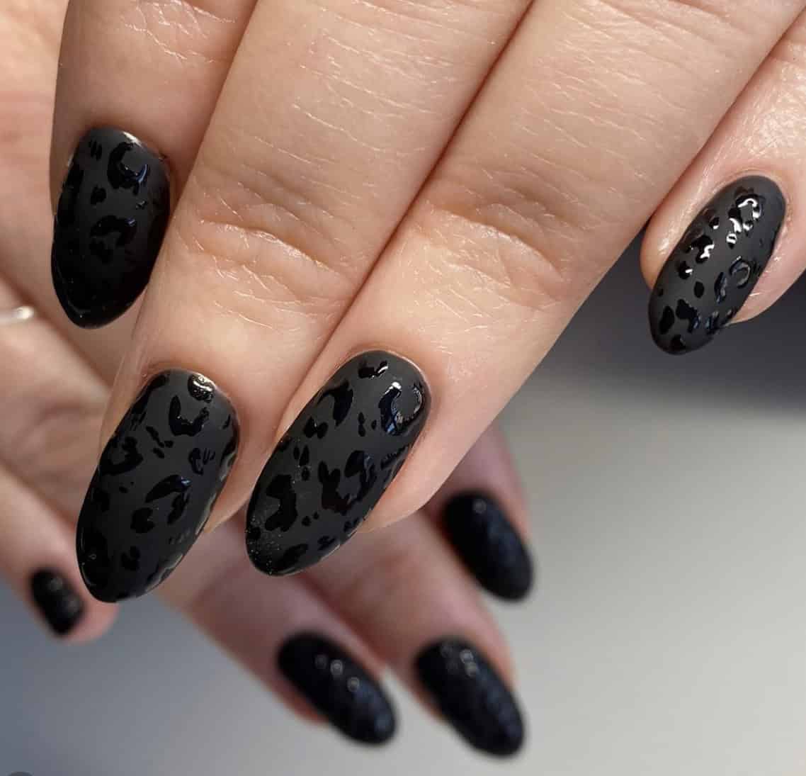 Medium Oval Nails with Embossed Leopard Print — Trendy Nails for Black Dress