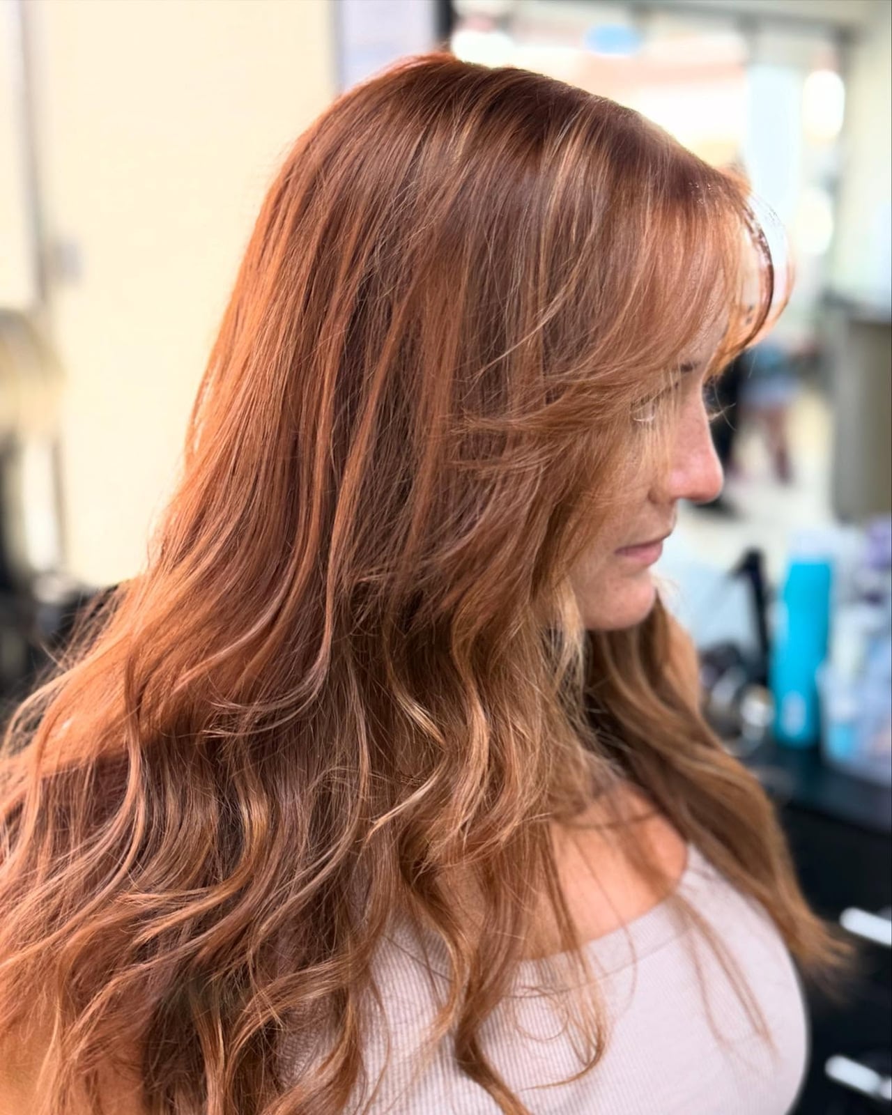 Mid-Back Copper Red Balayage With Side Swept Bangs Mid-Back Copper Red Balayage With Side Swept Bangs — Trendy Natural Red Hair
