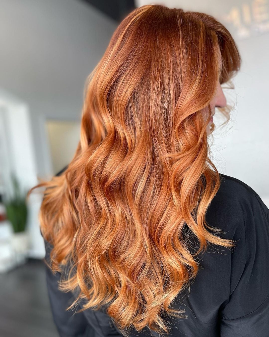 Mid-Back Wavy Hair Copper Red With Blonde Balayage Mid-Back Wavy Hair Copper Red With Blonde Balayage — Trendy Natural Red Hair