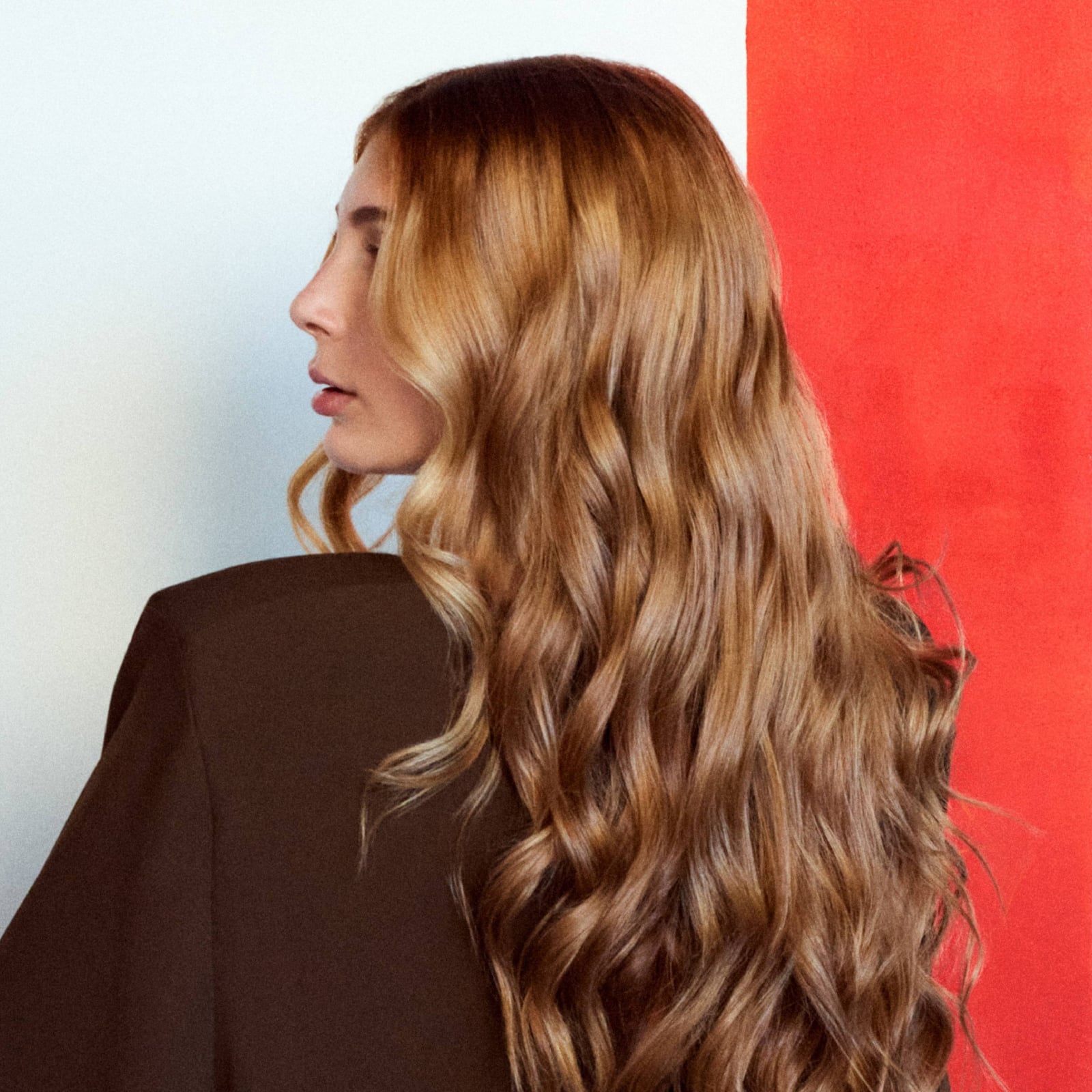 Mid-Back Strawberry Blonde Balayage Luminous Waves, Wavy Mid-Back Strawberry Blonde Balayage Luminous Waves, Wavy — Trendy Natural Red Hair
