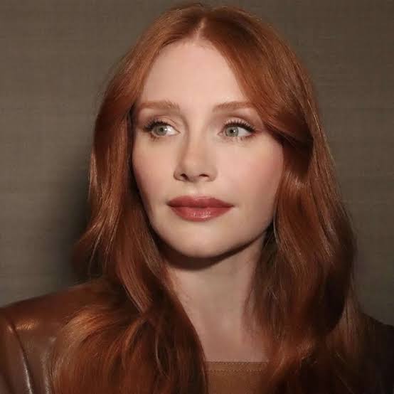 Collarbone Lob With Curtain Bangs Vibrant Copper Red Collarbone Lob With Curtain Bangs Vibrant Copper Red — Trendy Natural Red Hair