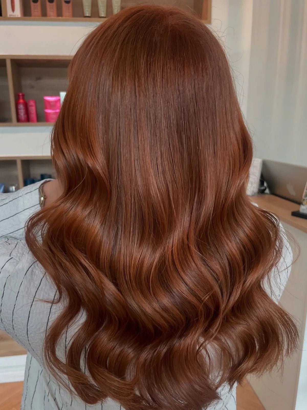 Collarbone Natural Copper Wavy Style Collarbone Natural Copper Wavy Style — Trendy Natural Red Hair
