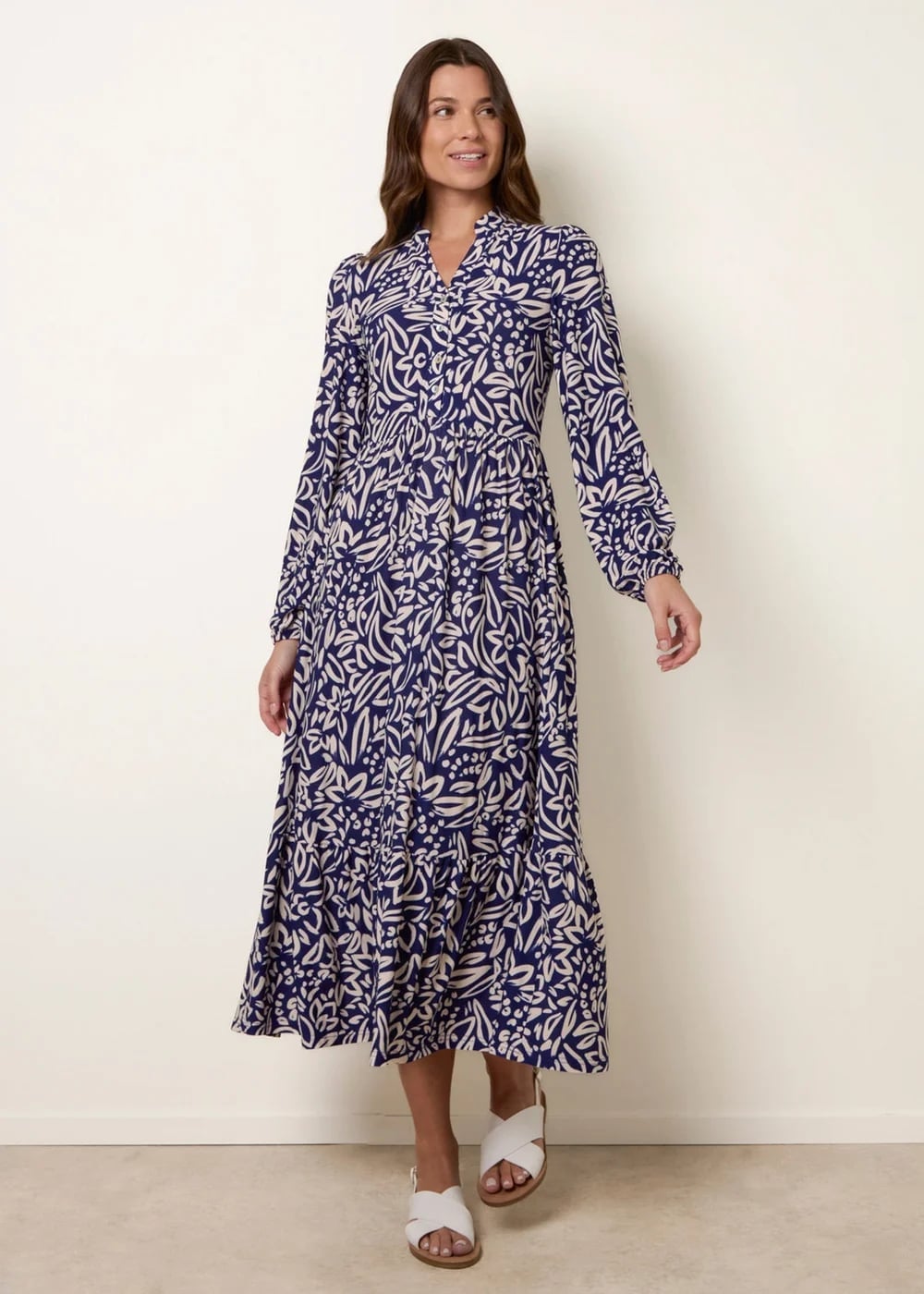 Navy Leaf Print Midi Dress With White Sandals — Trendy Navy Blue Outfits