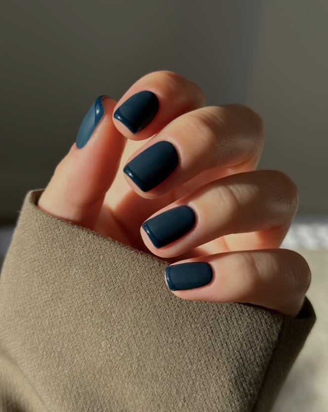 Deep Glossy Navy Short Square Nails Deep Glossy Navy Short Square Nails — Trendy Navy Nails