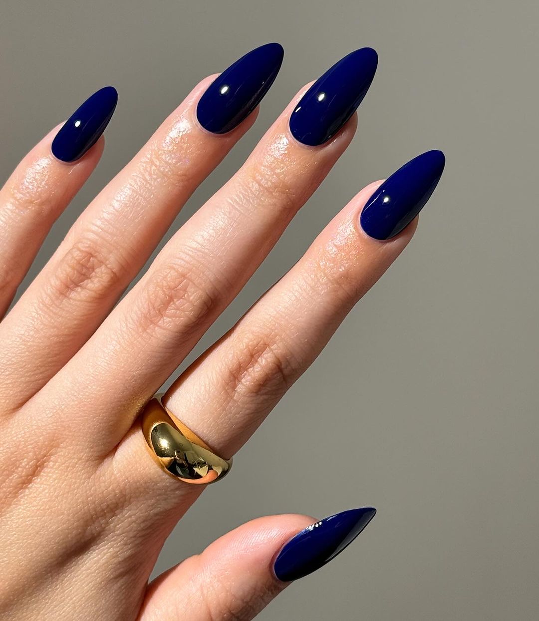 Long Stiletto Nails in Deep Glossy Navy Long Stiletto Nails in Deep Glossy Navy — Trendy Navy Nails
