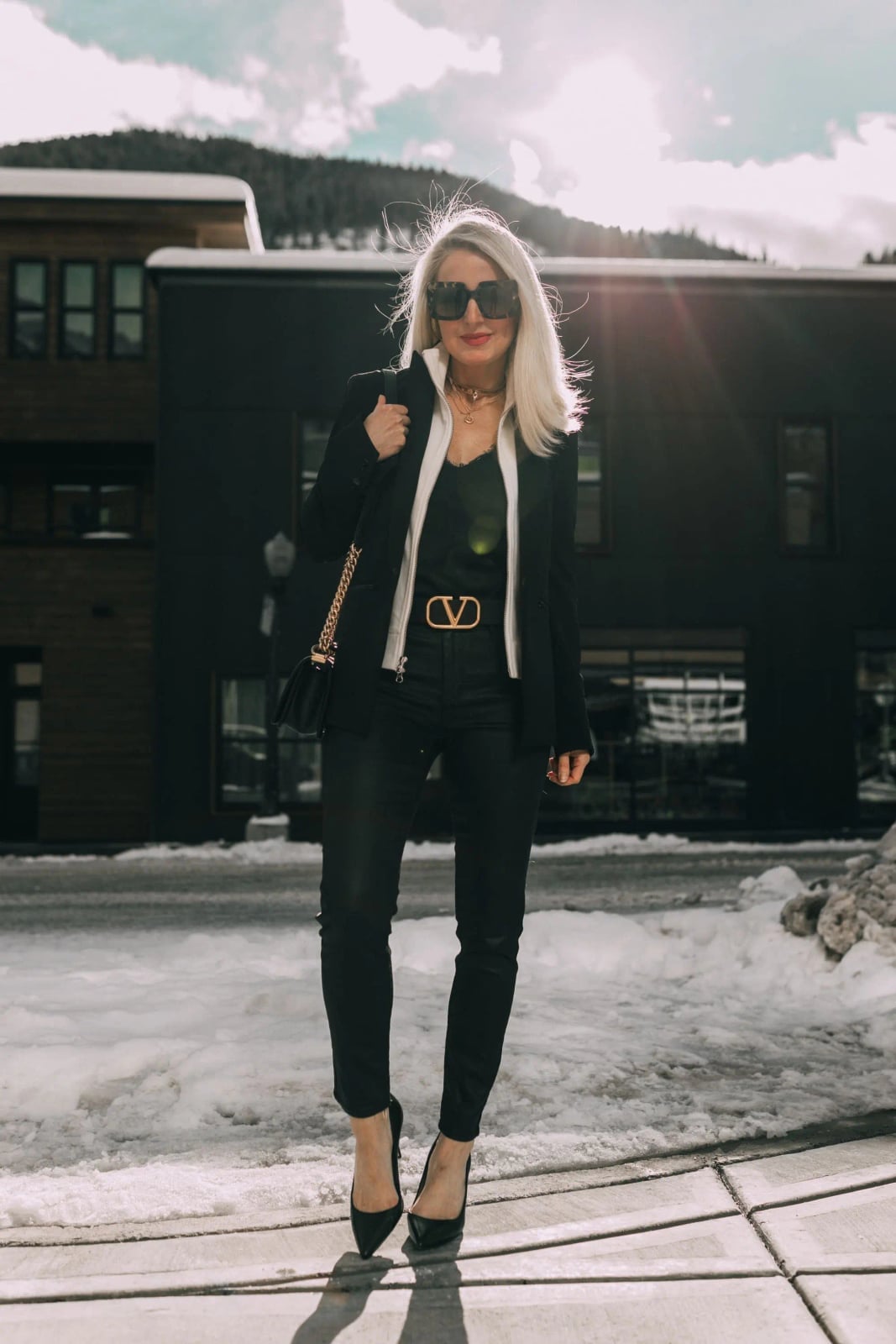 Oversized Blazer Over Shirt and Skinny Jeans — Trendy Night Outfits