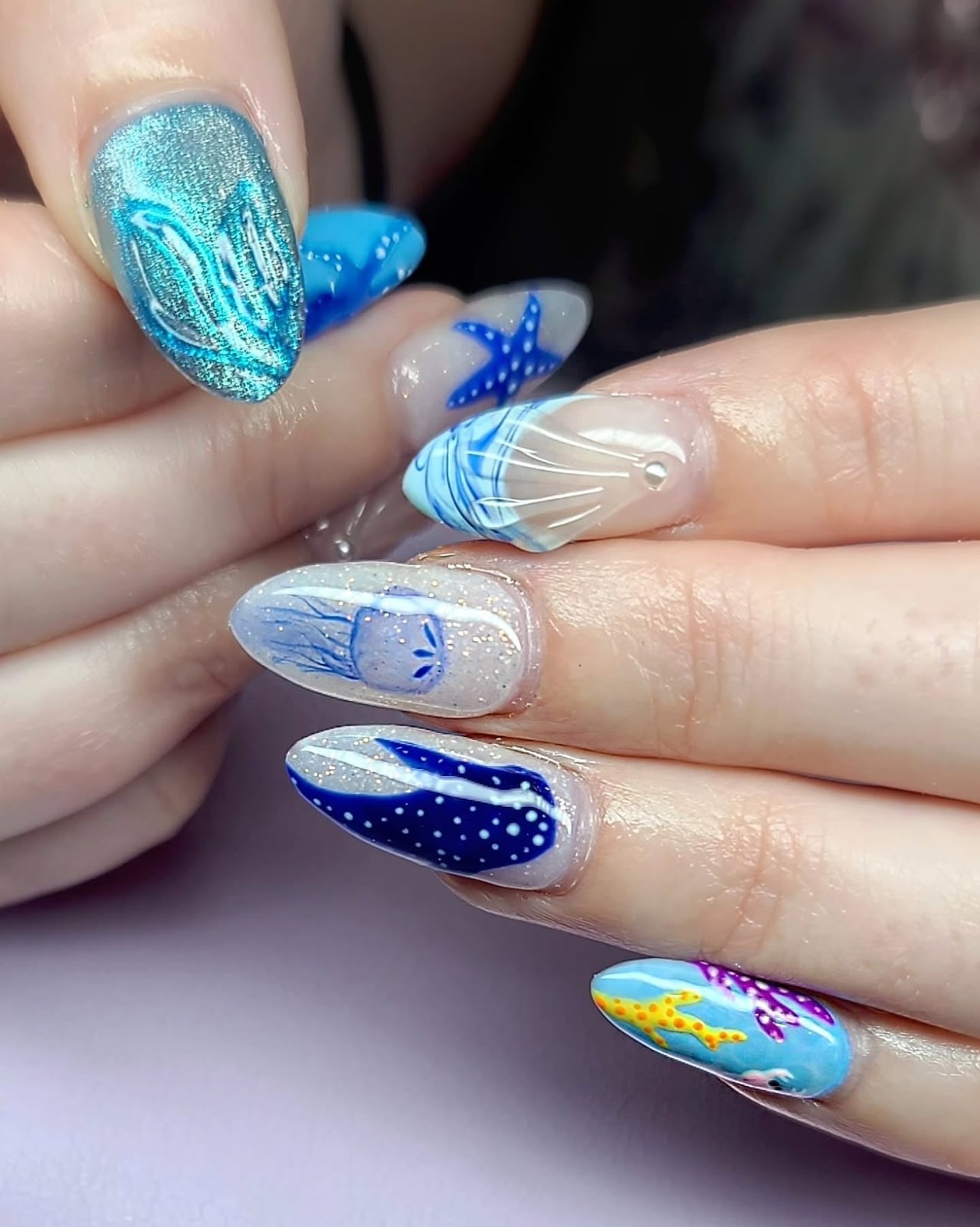 Medium Oval Shimmer Jellyfish Wave Nails Medium Oval Shimmer Jellyfish Wave Nails — Trendy Ocean Nails