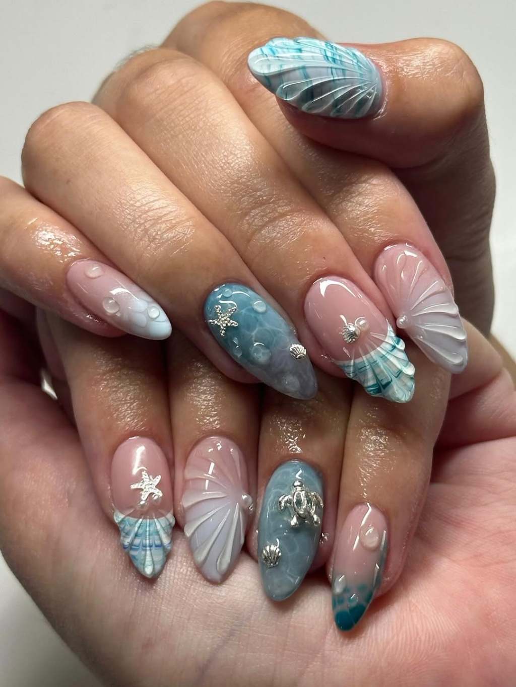 Medium Almond Seashell Gradient Nails Medium Almond Seashell Gradient Nails — Trendy Ocean Nails