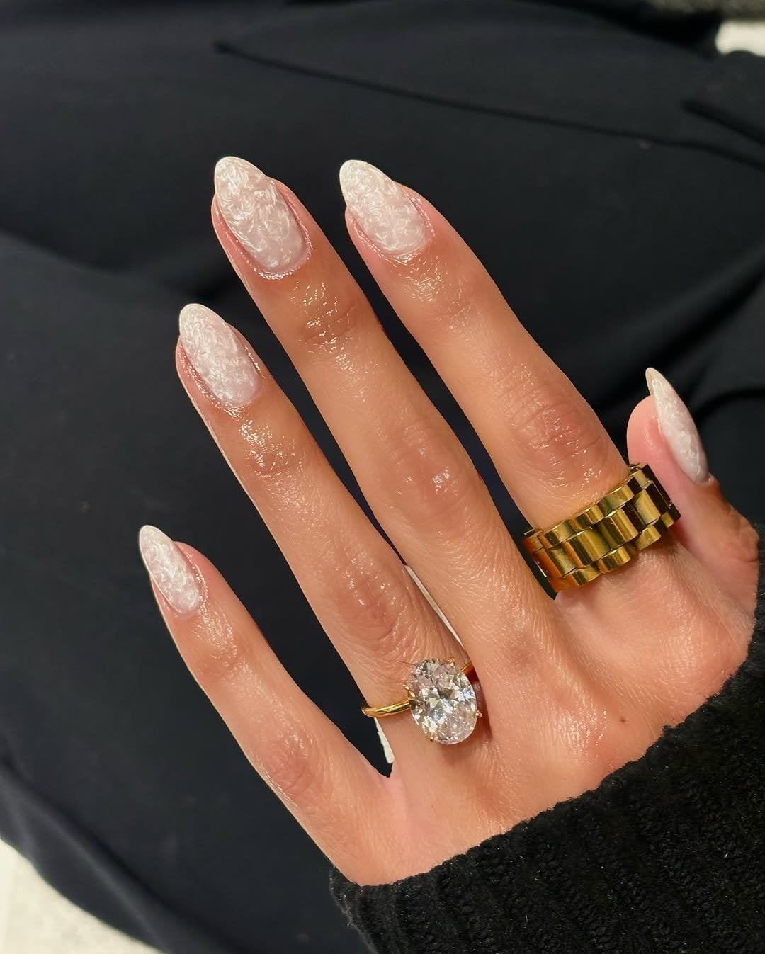 Textured Pattern Medium Almond Nails Textured Pattern Medium Almond Nails — Trendy Old Money Nails