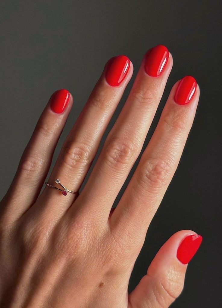 Sheer Nude Glossy Short Oval Nails Sheer Nude Glossy Short Oval Nails — Trendy Old Money Nails