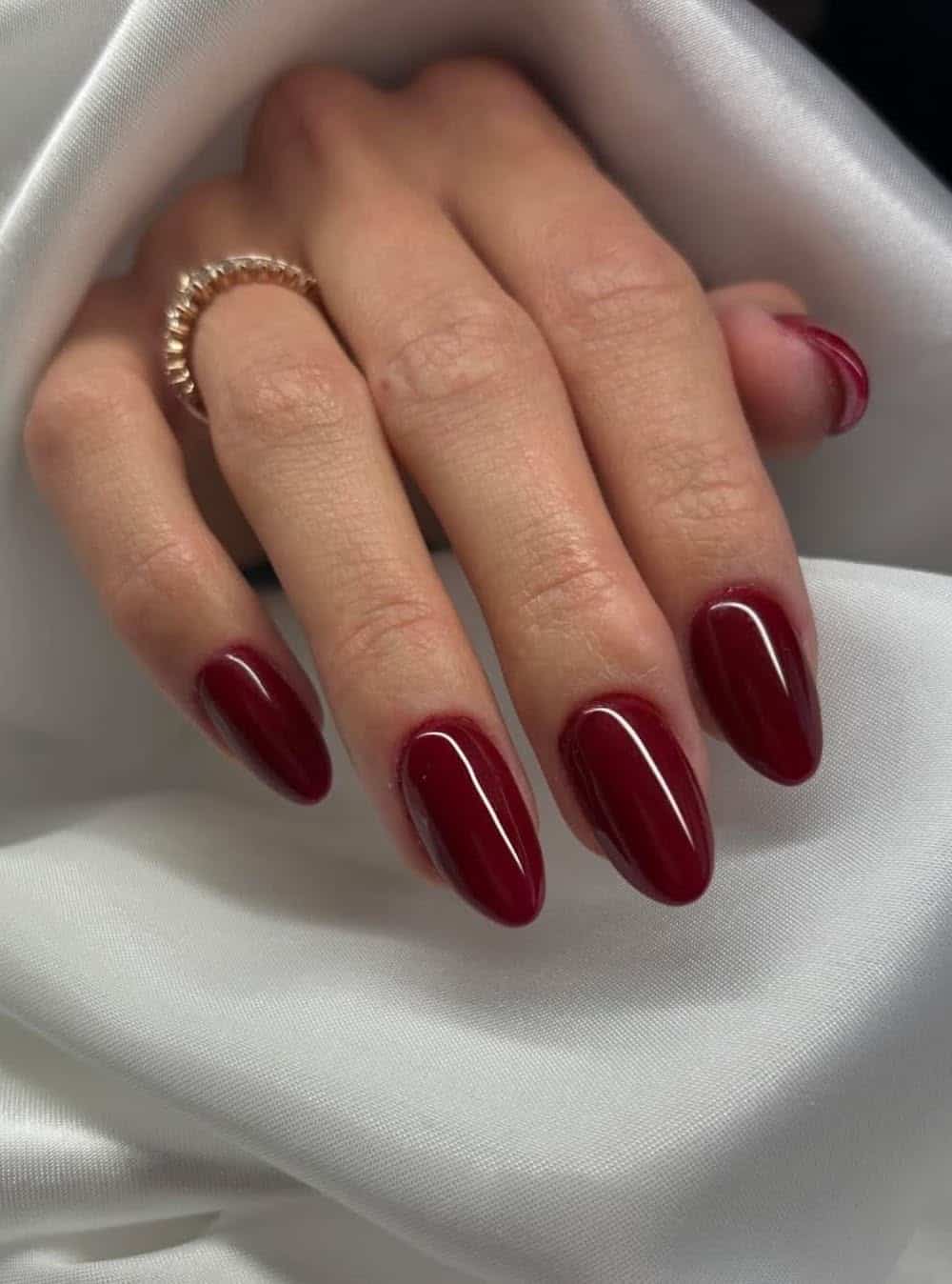 Deep Dark Red Medium Oval Nails Deep Dark Red Medium Oval Nails — Trendy Old Money Nails