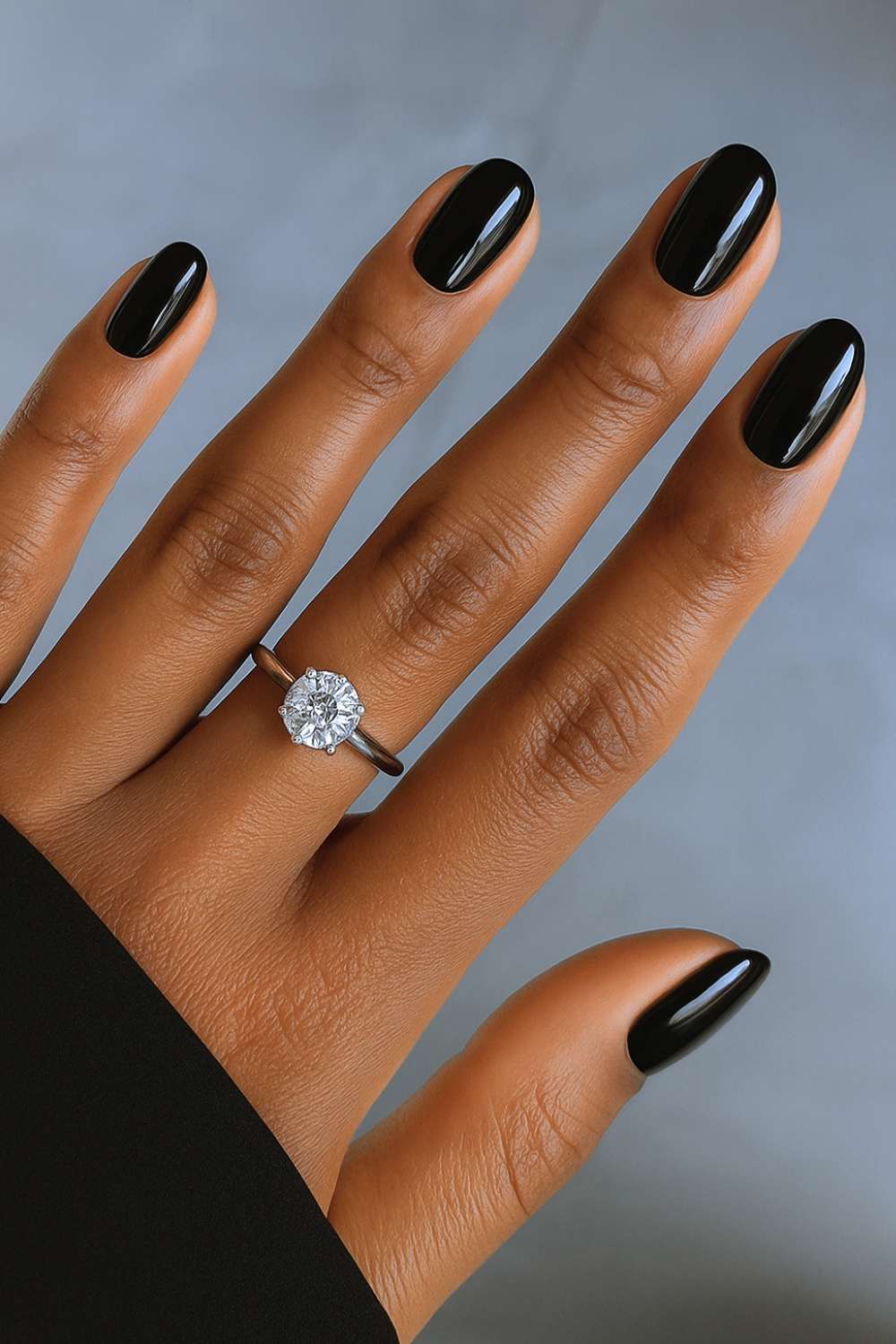 Glossy Black Short Oval Nails Glossy Black Short Oval Nails — Trendy Old Money Nails