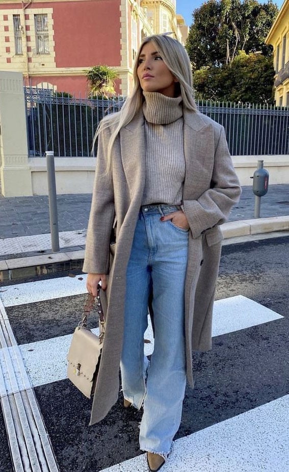Oversized Grey Coat with Wide-Leg Jeans Oversized Grey Coat with Wide-Leg Jeans — Trendy Outfit Ideas