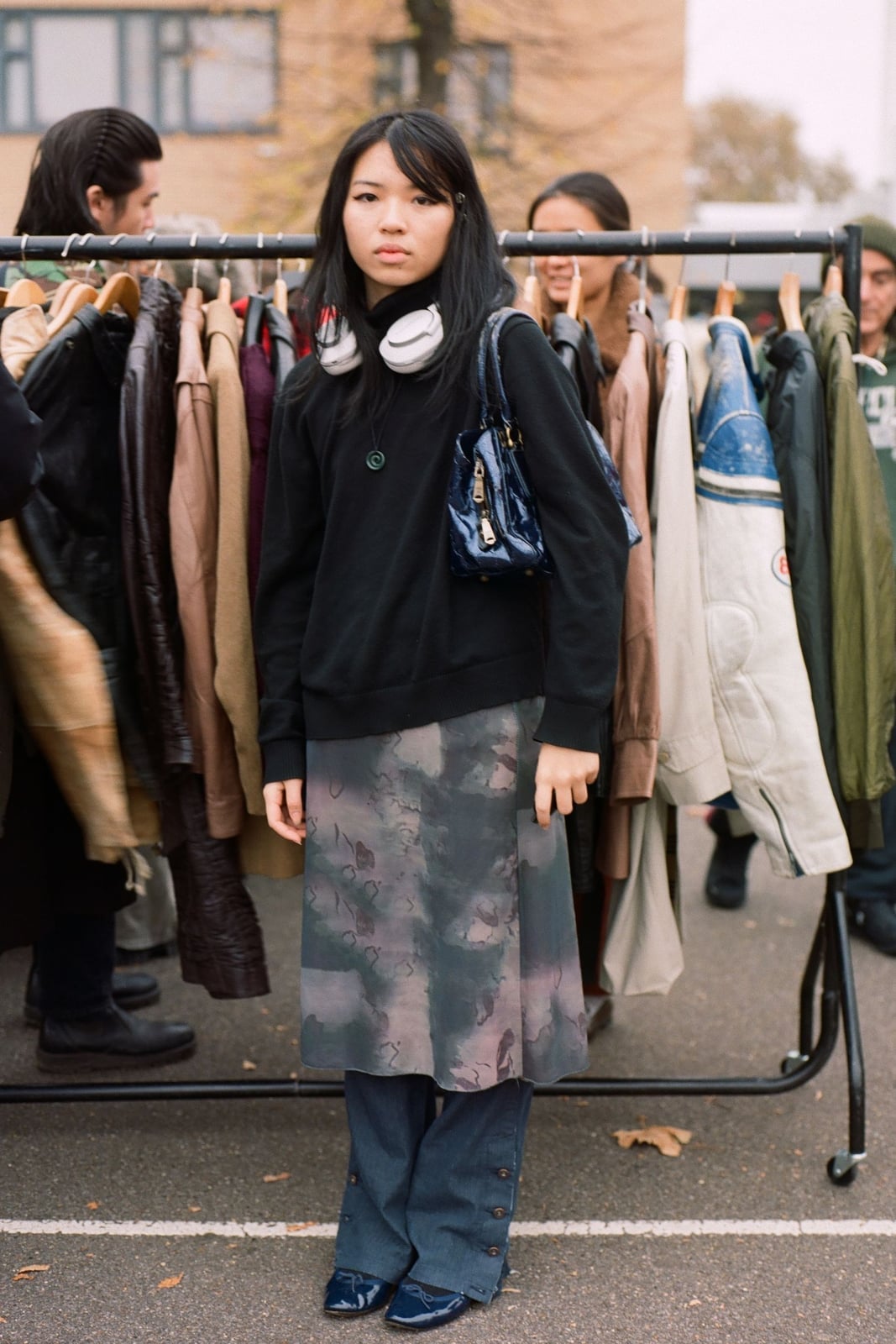 Black Sweatshirt with Patterned Midi Skirt and Trousers Black Sweatshirt with Patterned Midi Skirt and Trousers — Trendy Outfits for Teens