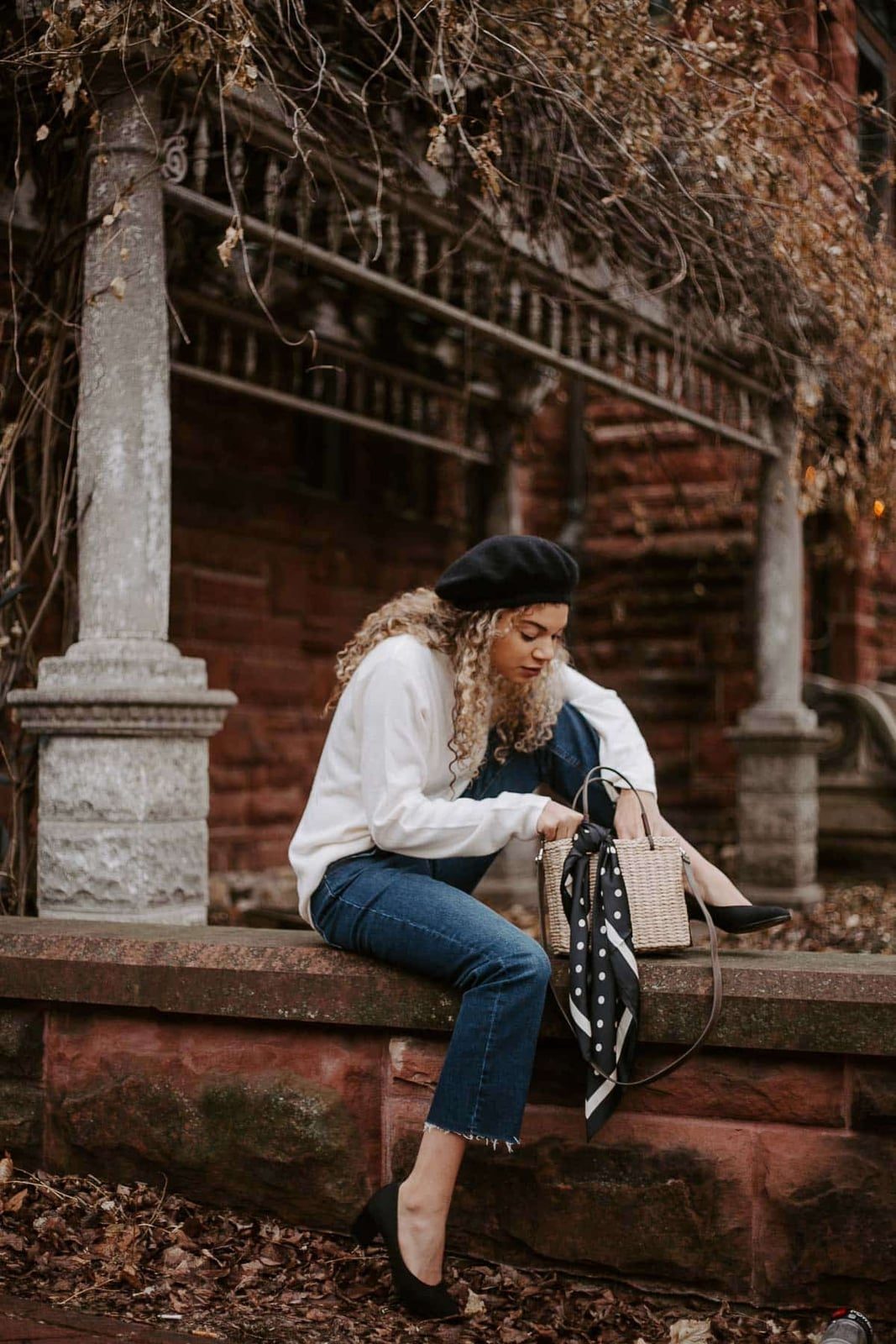 White Sweater and Jeans with Beret for French Style White Sweater and Jeans with Beret for French Style — Trendy Parisian Style
